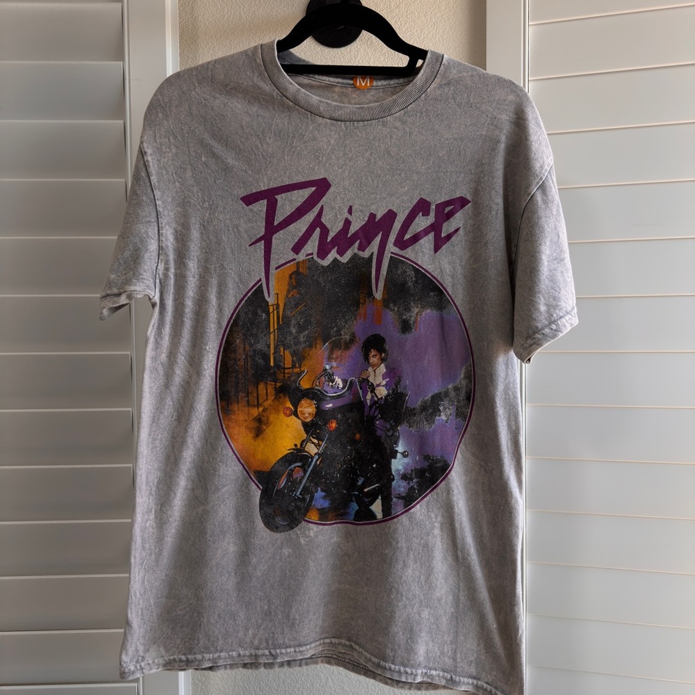 Graphic Tshirt Sleeve Tee - Gray